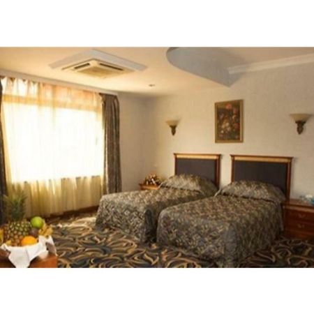 City Royal Resort Hotel Kyambogo  Exteriör bild