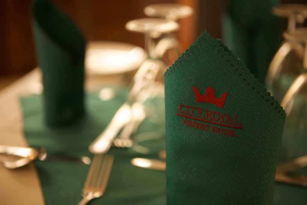 City Royal Resort Hotel Kyambogo  Exteriör bild