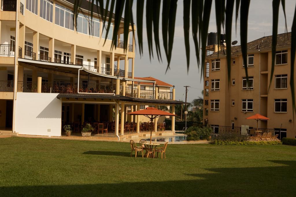 City Royal Resort Hotel Kyambogo  Exteriör bild