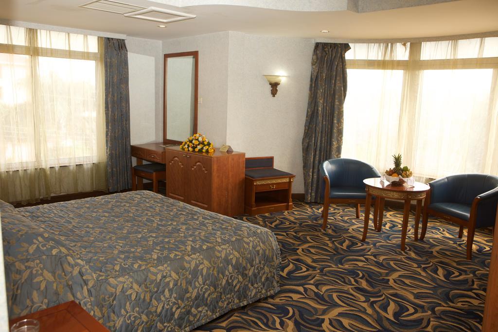 City Royal Resort Hotel Kyambogo  Rum bild
