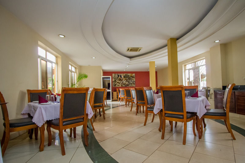 City Royal Resort Hotel Kyambogo  Exteriör bild