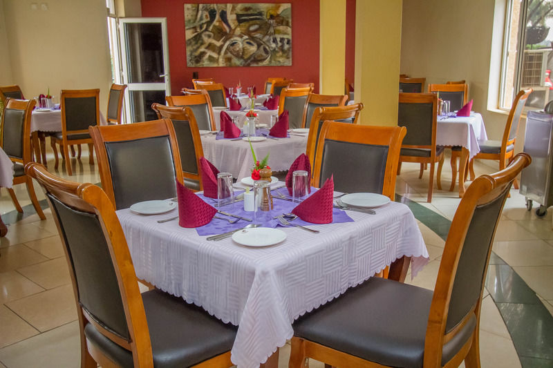 City Royal Resort Hotel Kyambogo  Exteriör bild
