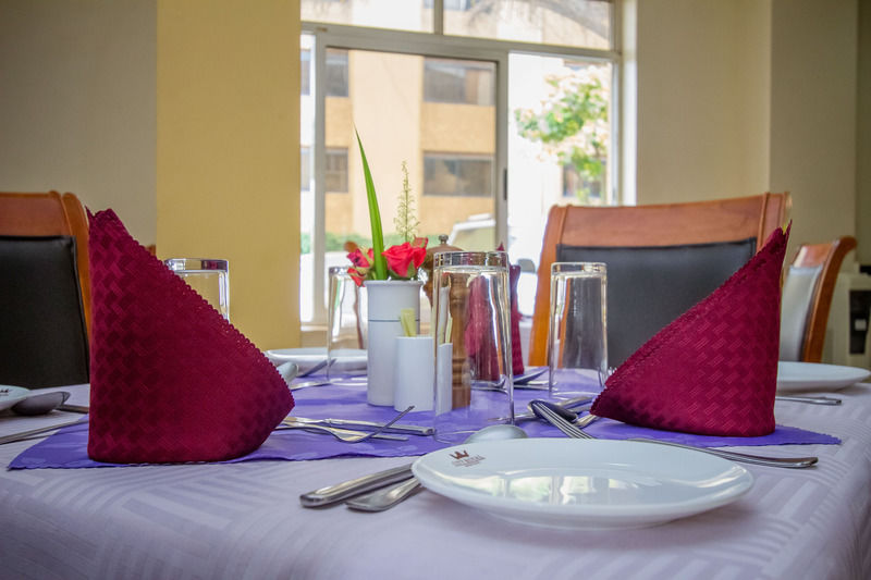 City Royal Resort Hotel Kyambogo  Exteriör bild