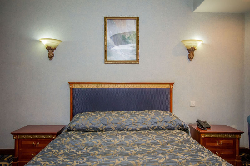 City Royal Resort Hotel Kyambogo  Exteriör bild