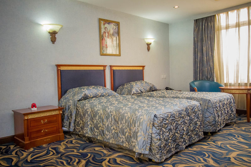 City Royal Resort Hotel Kyambogo  Exteriör bild