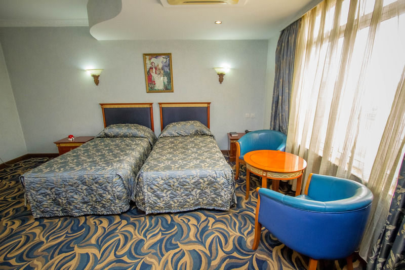 City Royal Resort Hotel Kyambogo  Exteriör bild