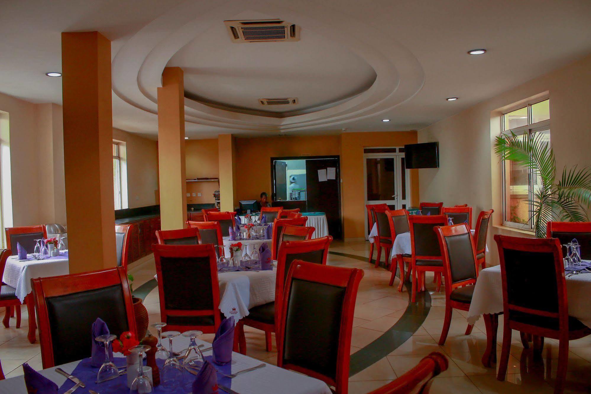 City Royal Resort Hotel Kyambogo  Exteriör bild