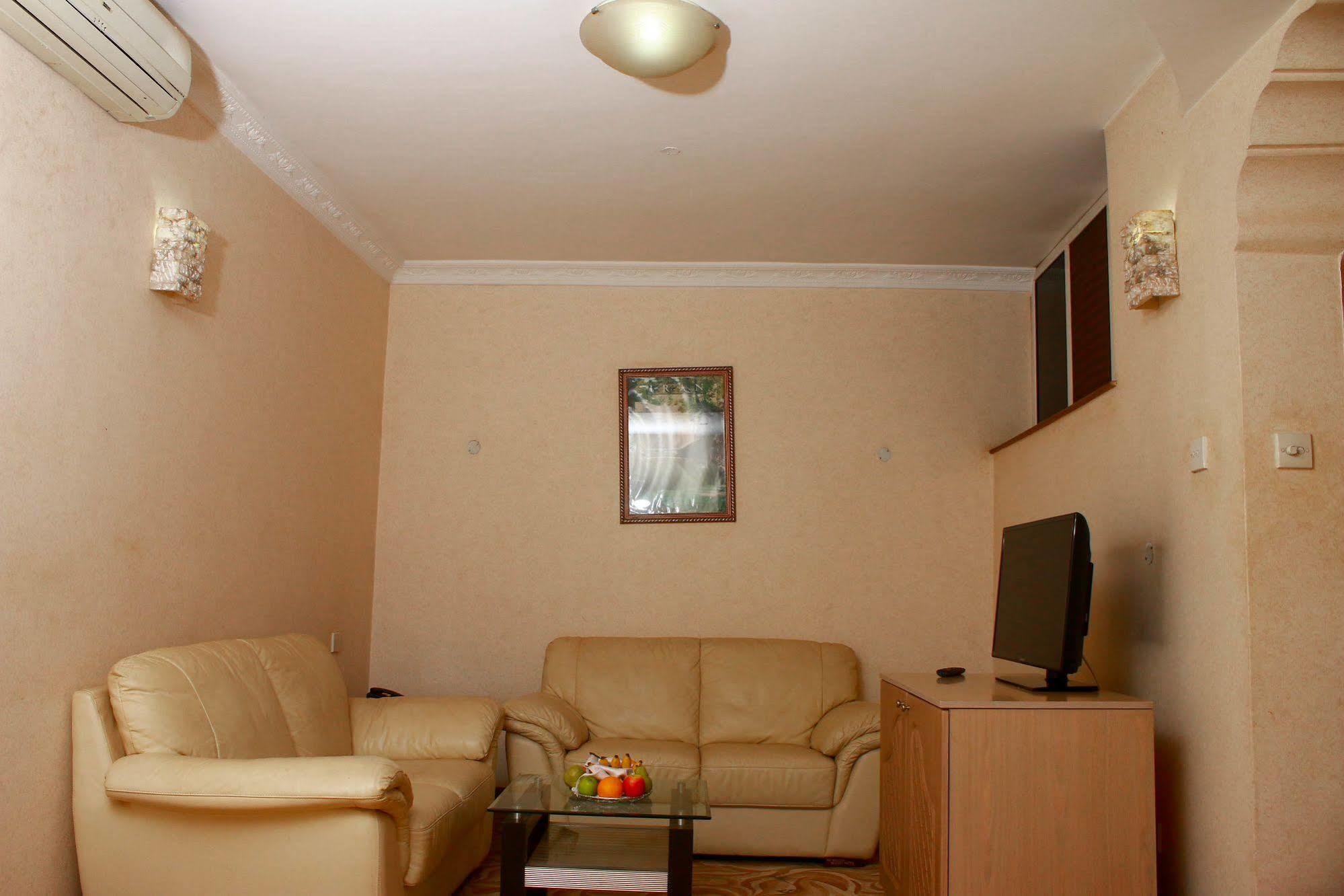 City Royal Resort Hotel Kyambogo  Exteriör bild