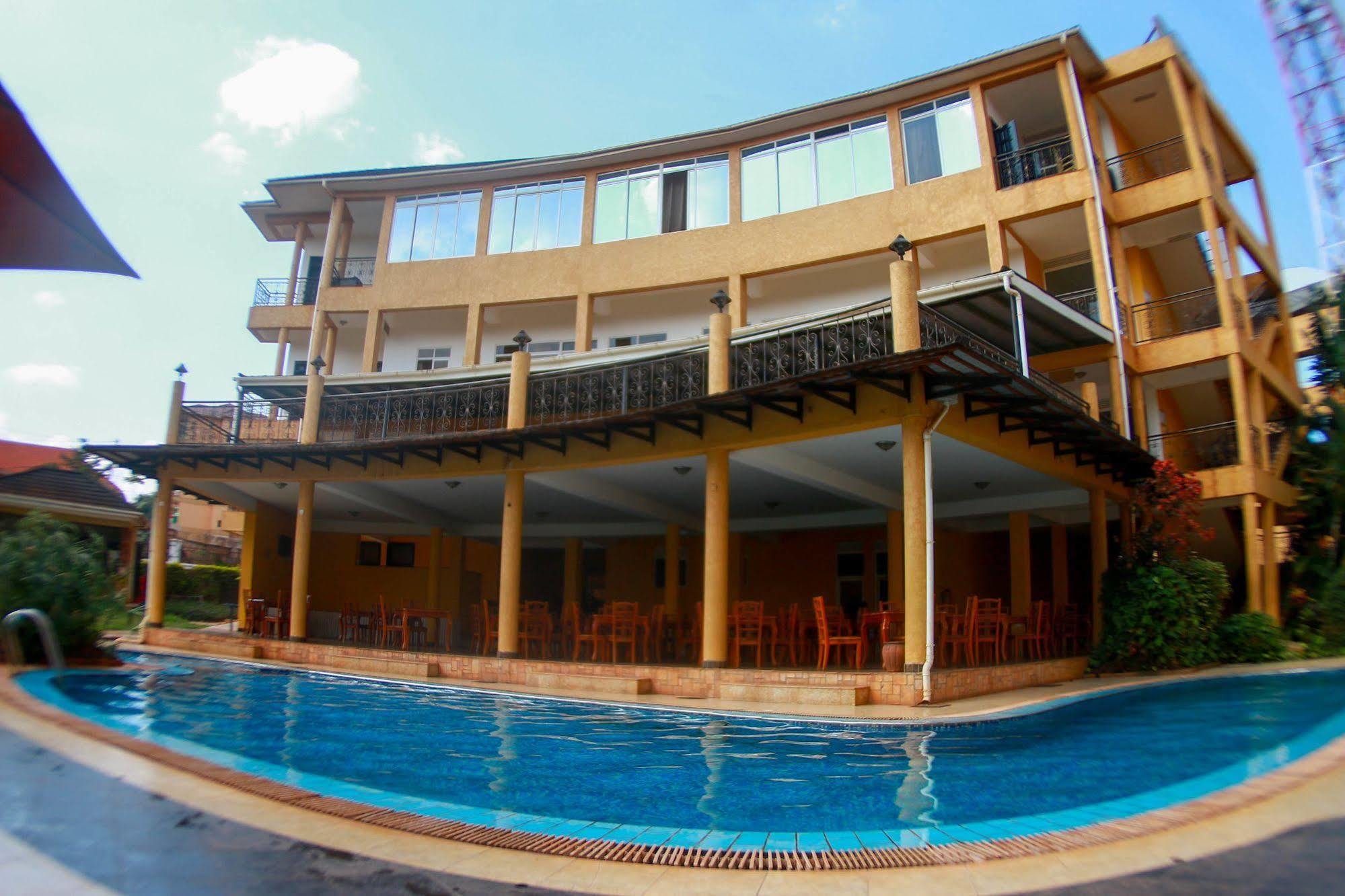City Royal Resort Hotel Kyambogo  Exteriör bild