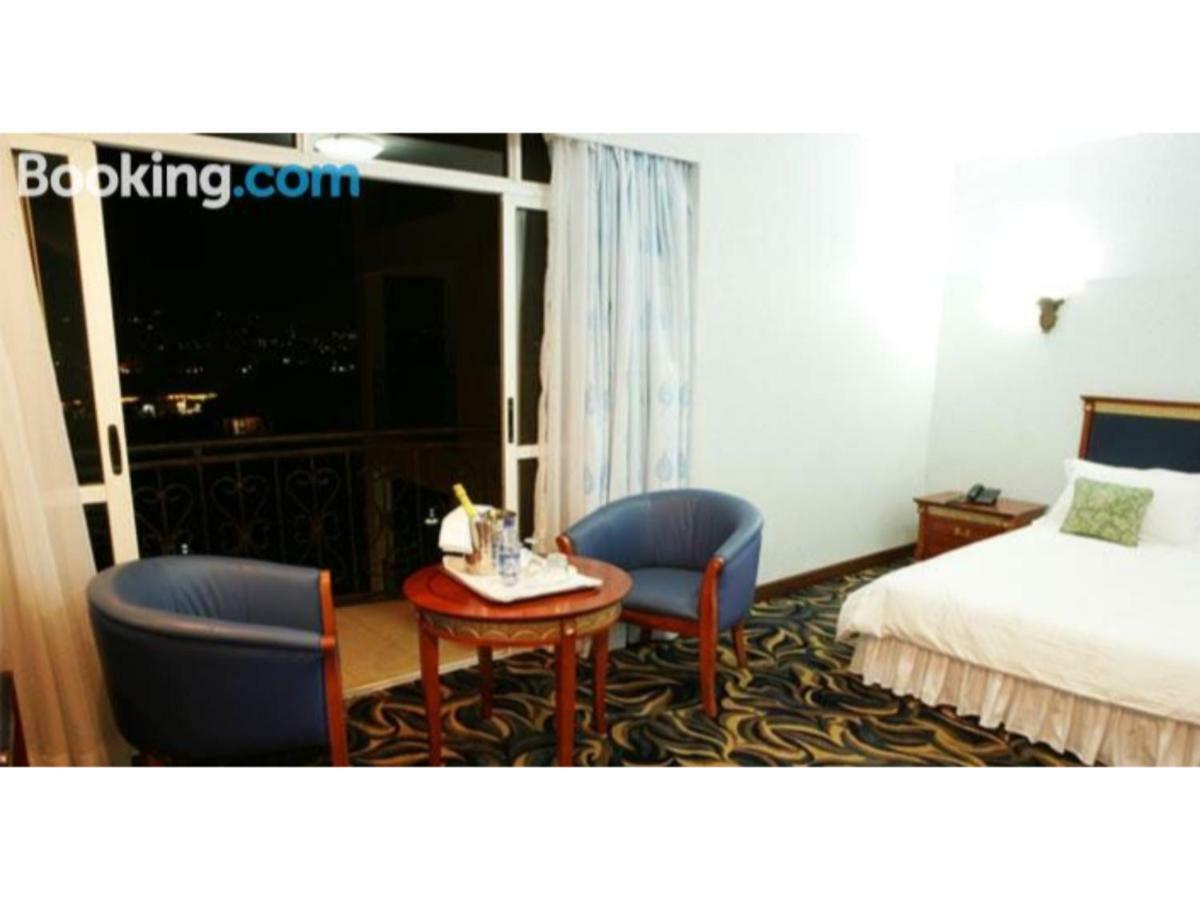City Royal Resort Hotel Kyambogo  Exteriör bild